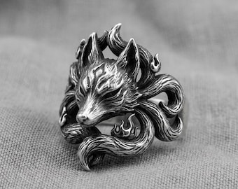 Anillo con cabeza de zorro, plata, anillo llamativo con diseño de animal, detalle de llama, banda calada.