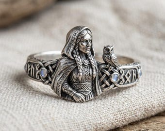 Norse Goddess Ring Silver Tone Raven Owl Celtic Knot Moonstone Ring