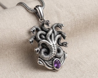 Collar con colgante de serpiente Medusa, plata, gema púrpura, joyería gótica llamativa