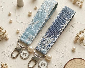 Denim vetersleutelkoord, parel bedel telefoonpolsbandje, coquette camerahandriempje, Y2K-sleutelhangerhouder, cottagecore-portemonneeaccessoire, zilver