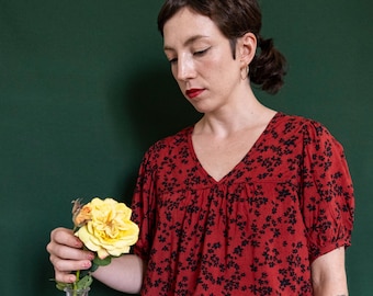 Handmade Vintage Viscose Flowers Print V-neckline Blouse [Madrid Blouse/flowers in red]