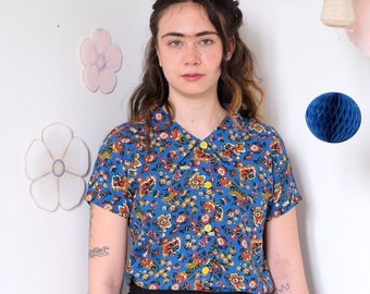 Édition limitée ! Chemise col fleurs bleu électrique en viscose, manches courtes [Blouse Sonora/fleurs électriques]