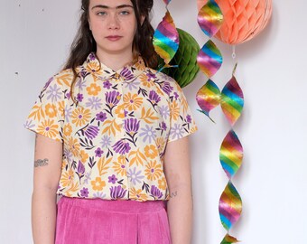 Édition limitée ! Chemise en coton crème à col fleuri, manches courtes [chemisier Timisoara/fleurs printanières]