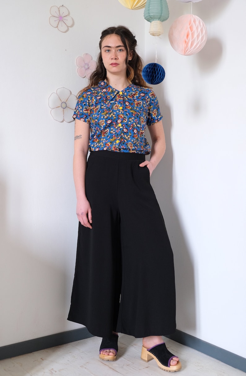 Beperkte editie Viscose elektrisch blauw overhemd met bloemenkraag, korte mouwen Sonora blouse/elektrische bloemen afbeelding 4