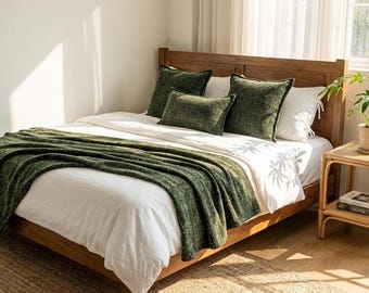 Dark green textured boucle bedding set - throw blanket and decorative cushion covers