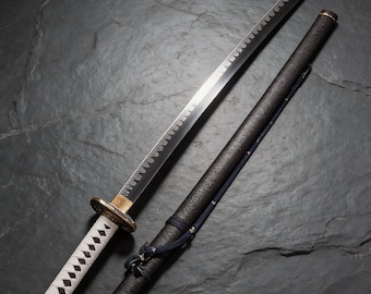 Katana Yamato de Vergil (inspirada en un fan) / Acero al manganeso de 65 Mn / Tsuka Imogata, Saya envuelta en cuero / Accesorio de exhibición sin afilar
