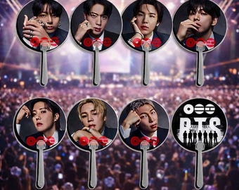 Abanico de mano con lightstick de BTS / Abanico de concierto de Kpop Regalo para ARMY, Abanico redondo portátil de plástico, Abanico de mano con foto de ídolo, Accesorio para animar en festivales