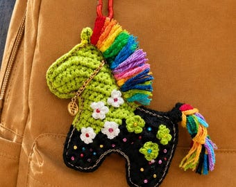 Handmade Crochet Horse Bag Charm for Kids, Colorful Backpack Keychain, Back-to-School Good Luck Gift