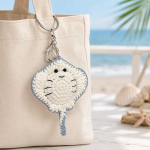 Amigurumi Crochet Stingray Keychain, Ocean Animal Bag Charm, Beach Vacation Gift for Ocean Lovers