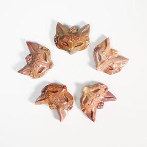 Handskuren Alxa Stone Fox-mask