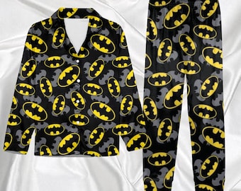 Zwarte vleermuis-pyjamaset voor dames, nachtkleding in superheldstijl, knusse nachtkleding met knopen