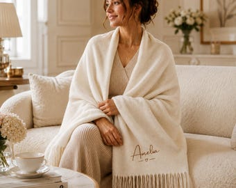 Chal bordado personalizado para mujer, chal con nombre personalizado, bufanda con monograma, chal con flecos acogedores, regalo personalizado para ella.