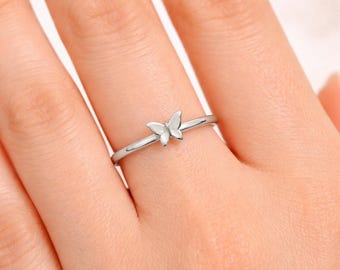Anillo de mariposa de plata de ley 925 hecho a mano, joyería minimalista delicada hecha a mano, regalo inspirado en la naturaleza.