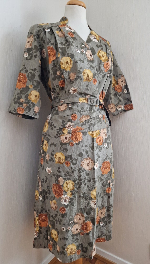 Brown Orange Yellow Floral 40s 50s 60s Belted Pep… - image 7