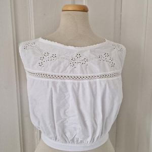 Antique White Cotton Eyelet Lace Embroidery Victorian Edwardian Corset cover Blouse Top Chemise Camisole XS Norwegian