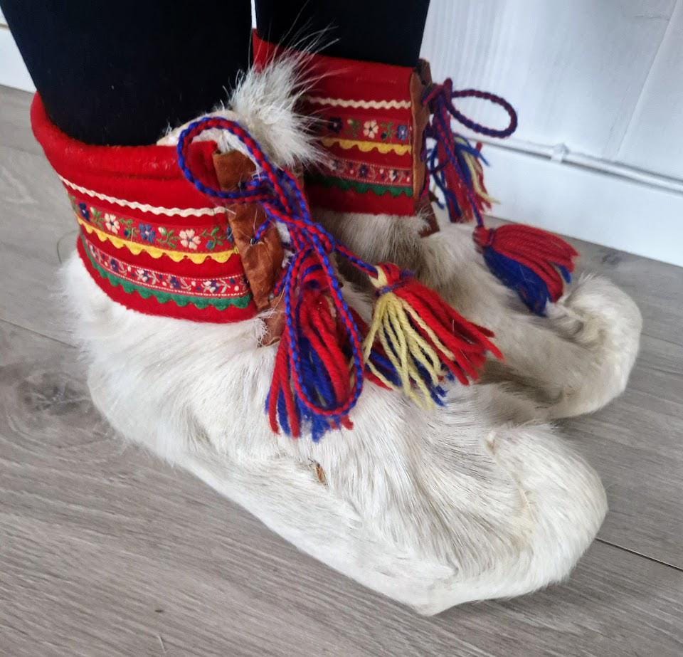 Vintage Sami Lapland Reindeer Fur Shoes Skaller Traditional  display picture 1