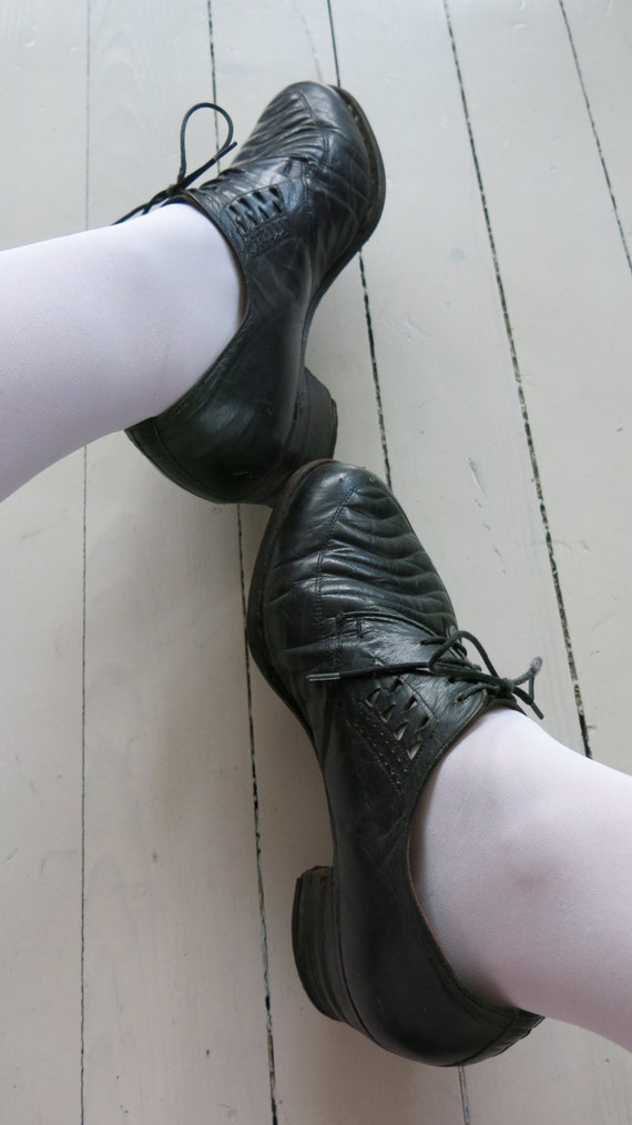 20s 30s Black Antique Lace up Oxfords Cut out Dec… - image 5