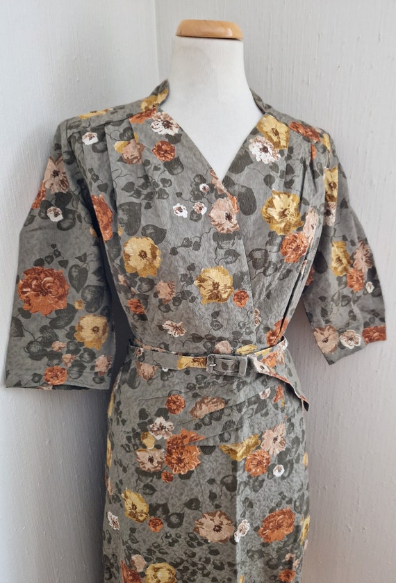 Brown Orange Yellow Floral 40s 50s 60s Belted Pep… - image 3
