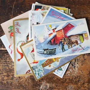 Lotto originale di 8 cartoline norvegesi vintage natalizie di God Jul dagli anni '10 agli anni '60, usate