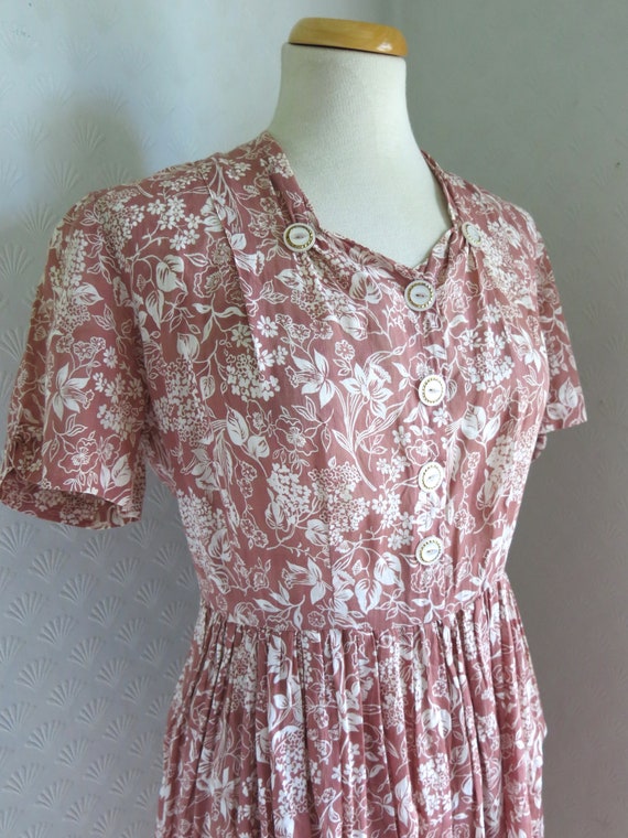 40s Dusty Pink Floral Dress Buttons Semi sheer Geo
