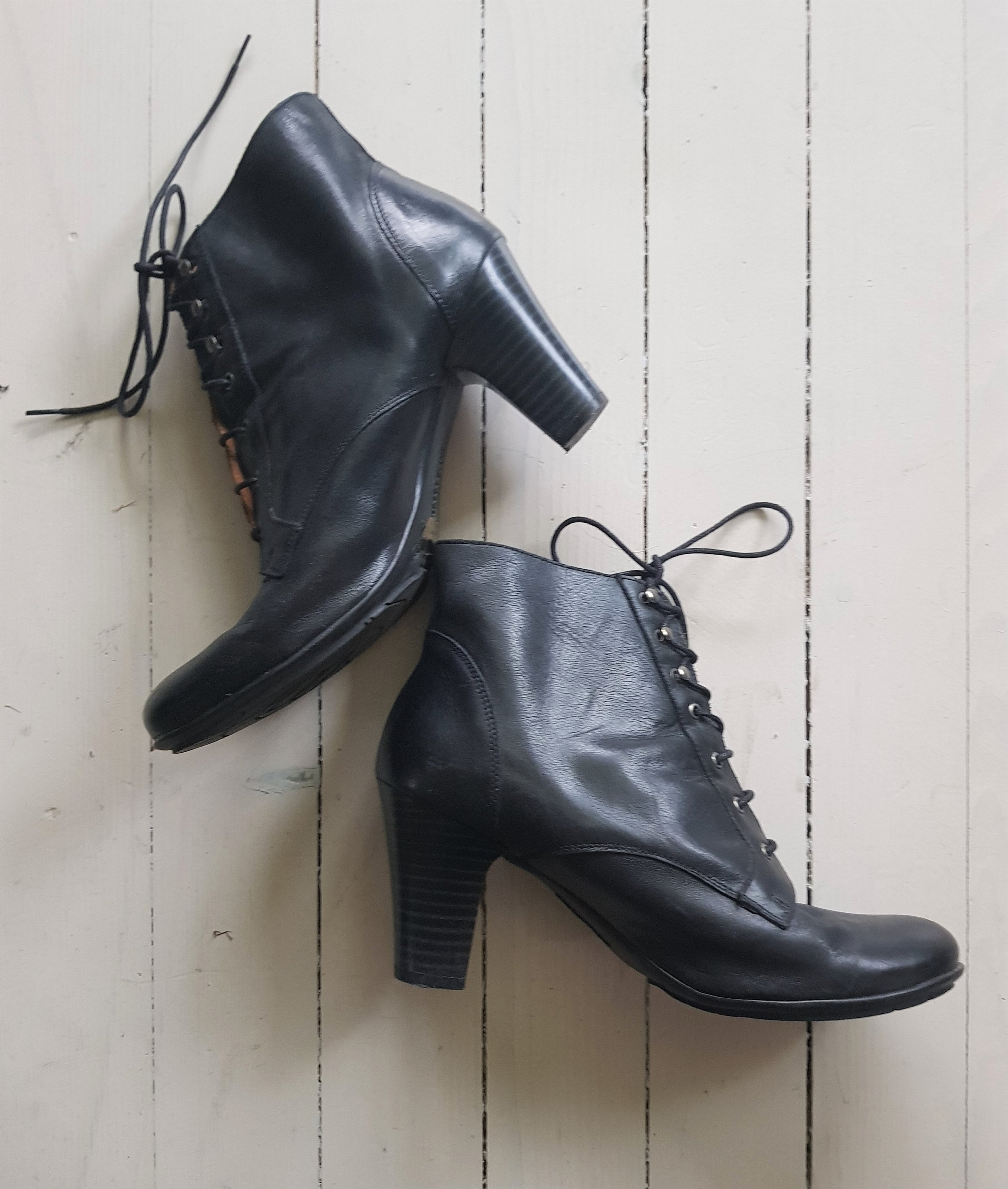 1837-1901 Black Leather Victorian Laced Ankle Boots 