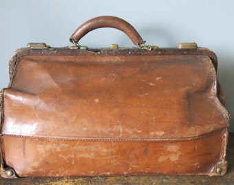 Large Antique Rustic Edwardian Leather Bag Doctors bag Travelling bag Farmhouse Decor