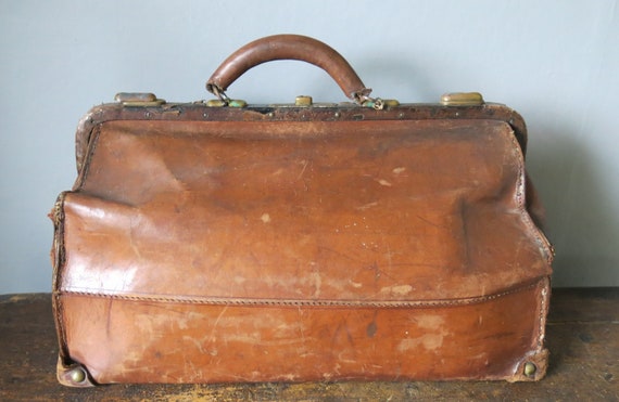 Large Antique Rustic Edwardian Leather Bag Doctor… - image 1