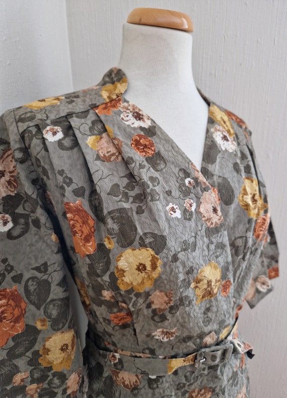 Brown Orange Yellow Floral 40s 50s 60s Belted Pep… - image 4