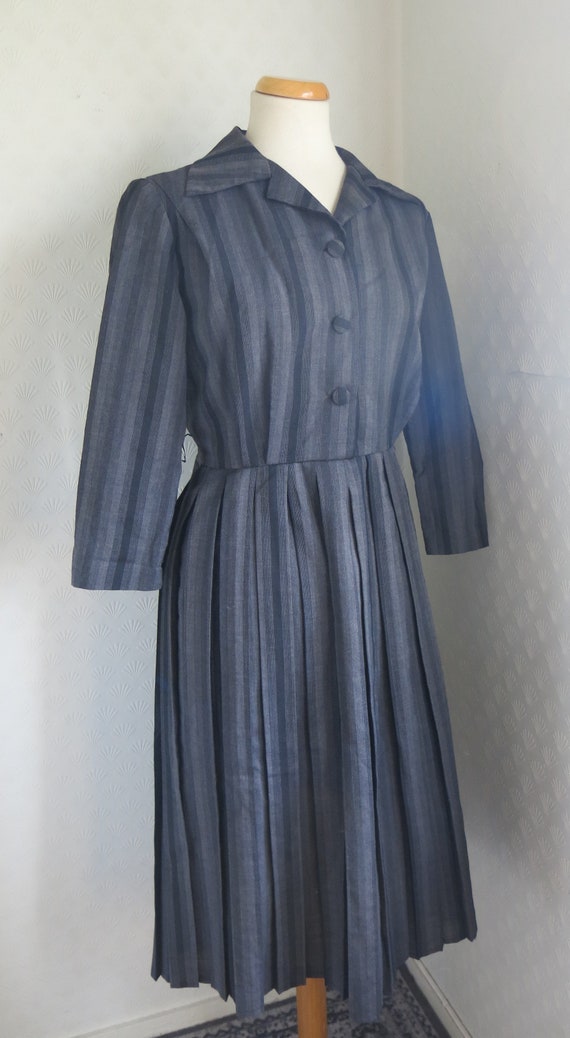 Gray Black Striped Print 50s Shirtwaist Dress Lar… - image 3