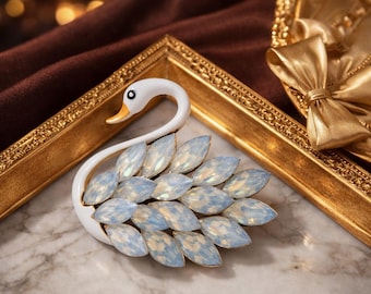 Swan Brooch Pin, Crystal Swan Jewelry, Elegant Animal Brooch for Women