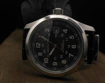 Orologio automatico Hamilton Khaki Field da uomo / Orologio da polso meccanico a carica automatica vintage di fabbricazione svizzera / Quadrante nero da 42 mm in acciaio inossidabile