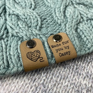 Etiquetas de cuero sintético con texto personalizado y forma de corazón para atornillar en el interior para tejer y hacer crochet