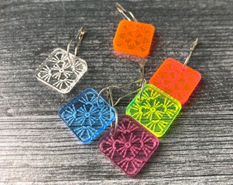 Granny Square Chart Marker / Progress Keeper, Acrylic, Bulb Safety Pin Marker • Various Colors • Single