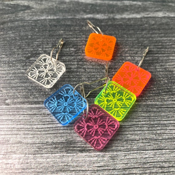 Granny Square Chart Marker / Progress Keeper, Acrylic, Bulb Safety Pin Marker • Various Colors • Single