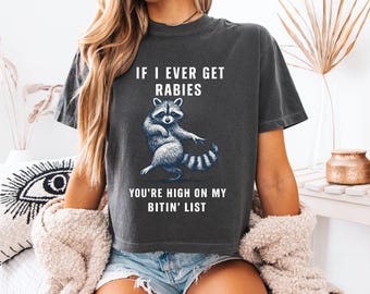 Camiseta gráfica con meme de mapache, camiseta viral y atrevida