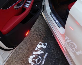 Mercedes-Benz welkomstverlichting (2 stuks), led-projectieverlichting Mercedes-Benz logo op portieren, welkomstverlichting geschikt voor Mercedes-Benz-modellen.