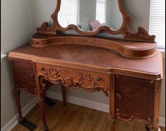 MAKEUP VANITY and Mirror Stunning Beauty ~ Antique Dresser Shabby Chic Wood Finish Bedroom Furniture BREATHTAKING!