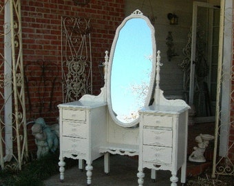 BEAUTIFUL VANITY Order Your Own Antique Painted Vanity The Shabby Chic Furniture Custom Painted Furniture Vanity Dressing Table