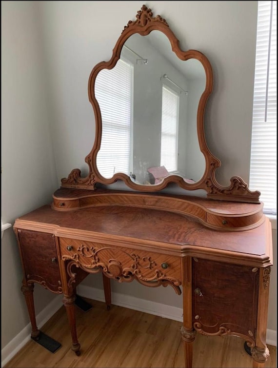 MAKEUP VANITY and Mirror Stunning Beauty ~ Antique Dresser Shabby Chic Wood Finish Bedroom Furniture BREATHTAKING!