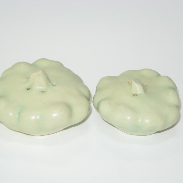 Patricia Garrett Great Impressions Art Pottery Patty Pan Squash Salt & Pepper Shakers