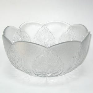 Kosta Boda PARTY LEAF 11&quot; Large Glass Salad Serving Bowl Ann & Goran Warff; Vintage MCM Scandinavian Design