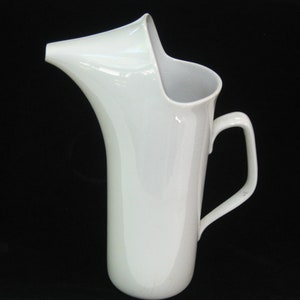 LaGardo Tackett Schmid Ironstone 10.75&quot; Bird Beak Spout Carafe; Vintage 1958 Mid Century Modern White China Pitcher - Please Read