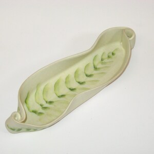 Hilborn Pottery Signed Green Fern Leaf Pinch Pot Olive Tray Appetizer Dish; Vintage Handmade Canada