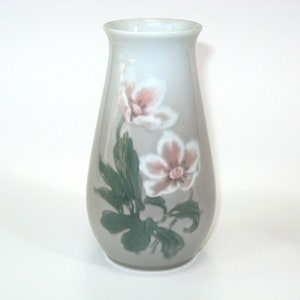 Bing and Grondahl B&G CHRISTMAS ROSE Porcelain Vase #678 Soft Pink Floral on Grey; Vintage Copenhagen Denmark MINT