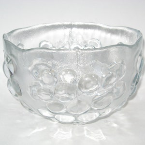 Kosta Boda GRAPE 8.75&quot; Salad Serving Bowl #57556 Sweden; Ann Warff Design Mid Century Modern Glass