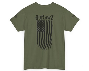 Camiseta con el logo y la bandera estadounidense de Outlawz Guitar Distress