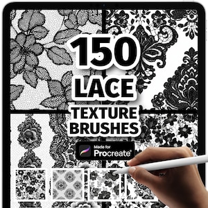 Puede incluir: Una tableta muestra 150 pinceles de textura de encaje para Procreate. La imagen presenta varios patrones de encaje negro sobre un fondo blanco, con el texto "150 LACE TEXTURE BRUSHES". Una mano sostiene un lápiz óptico, indicando la creación de arte digital.