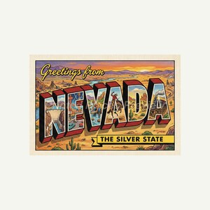 Peut inclure: Carte postale vintage avec l'inscription "Greetings from Nevada". Le mot "NEVADA" est en lettres en relief 3D, avec des images de monuments du Nevada à l'intérieur. Le texte "THE SILVER STATE" est en bas.
