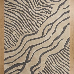Handmade Wool Rug Abstract Zebra Pattern Modern Grey Beige Hand Tufted Area Rug Soft Plush Carpet for Living Room Bedroom 8x10 9x12 Custom
