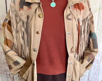 Chaqueta Denver de Penny Pappas, réplicas de Santa Fe, pintada a mano con arte animal y estilo western bohemio.